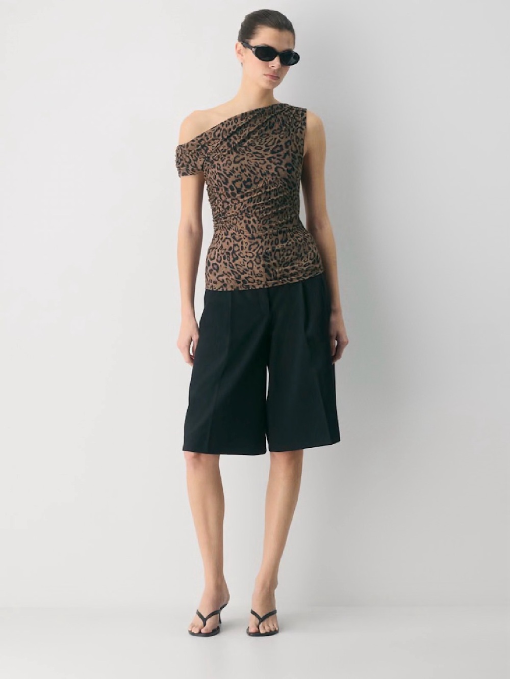 Aritzia Leopard Smooth Matter Gallery Top -limited edition print: cocoa sand NWT - Picture 2 of 5